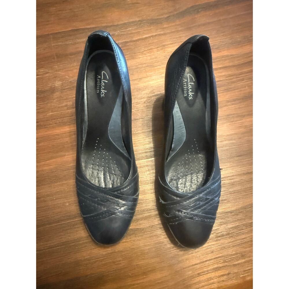 Clarks Artisan Women’s 9 Black Leather Active Air Block Heel Pumps Comfort Shoes - Picture 3 of 10